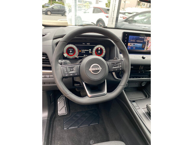 Nissan Qashqai 1,3 DIG-T  N-Connecta Navi, Klima, Kamera