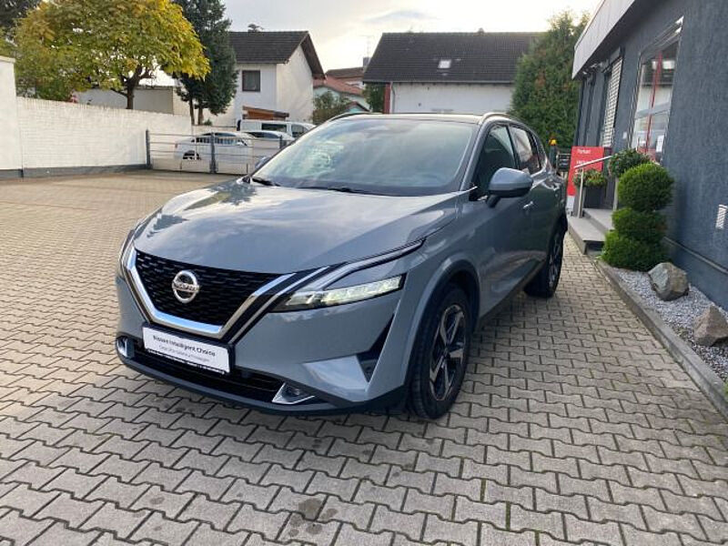 Nissan Qashqai 1,3 DIG-T 103 kW MT N-Connecta, Navi, Head-Up, Kameras