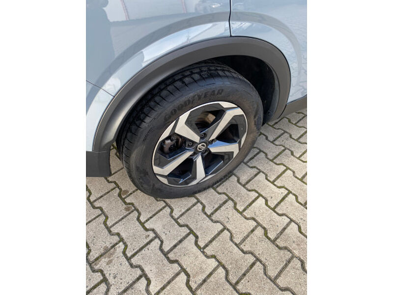 Nissan Qashqai 1,3 DIG-T 103 kW MT N-Connecta, Navi, Head-Up, Kameras