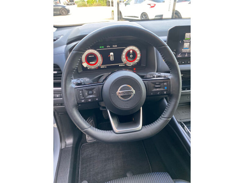 Nissan Qashqai 1,3 DIG-T 103 kW MT N-Connecta, Navi, Head-Up, Kameras