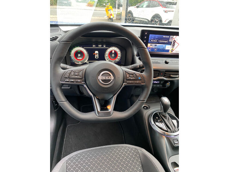 Nissan Juke N-Connecta Hybrid 1,6  Navi, Kamera, Winterpaket