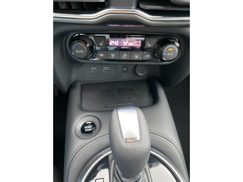 Nissan Juke N-Connecta Hybrid 1,6  Navi, Kamera, Winterpaket