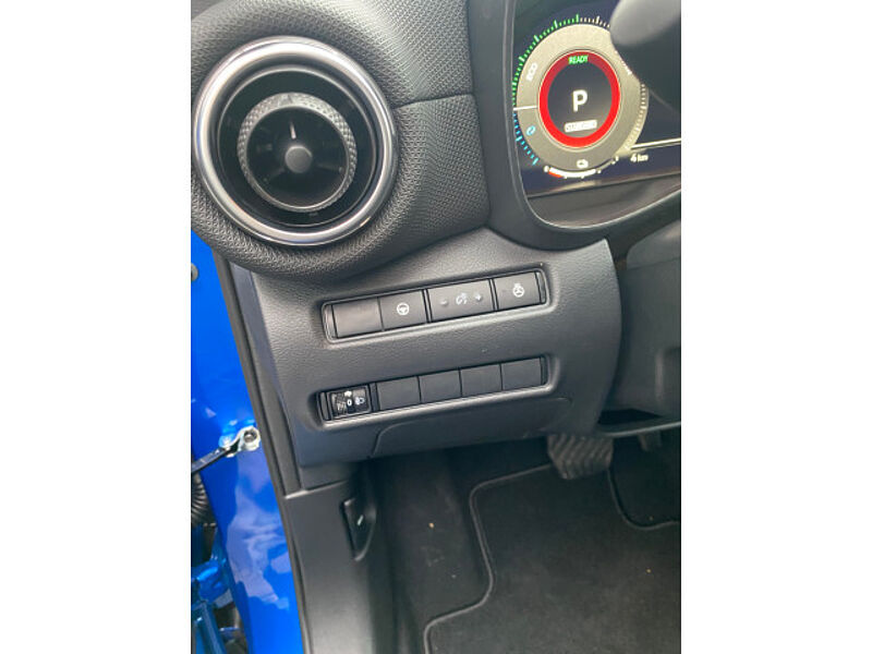 Nissan Juke N-Connecta Hybrid 1,6  Navi, Kamera, Winterpaket